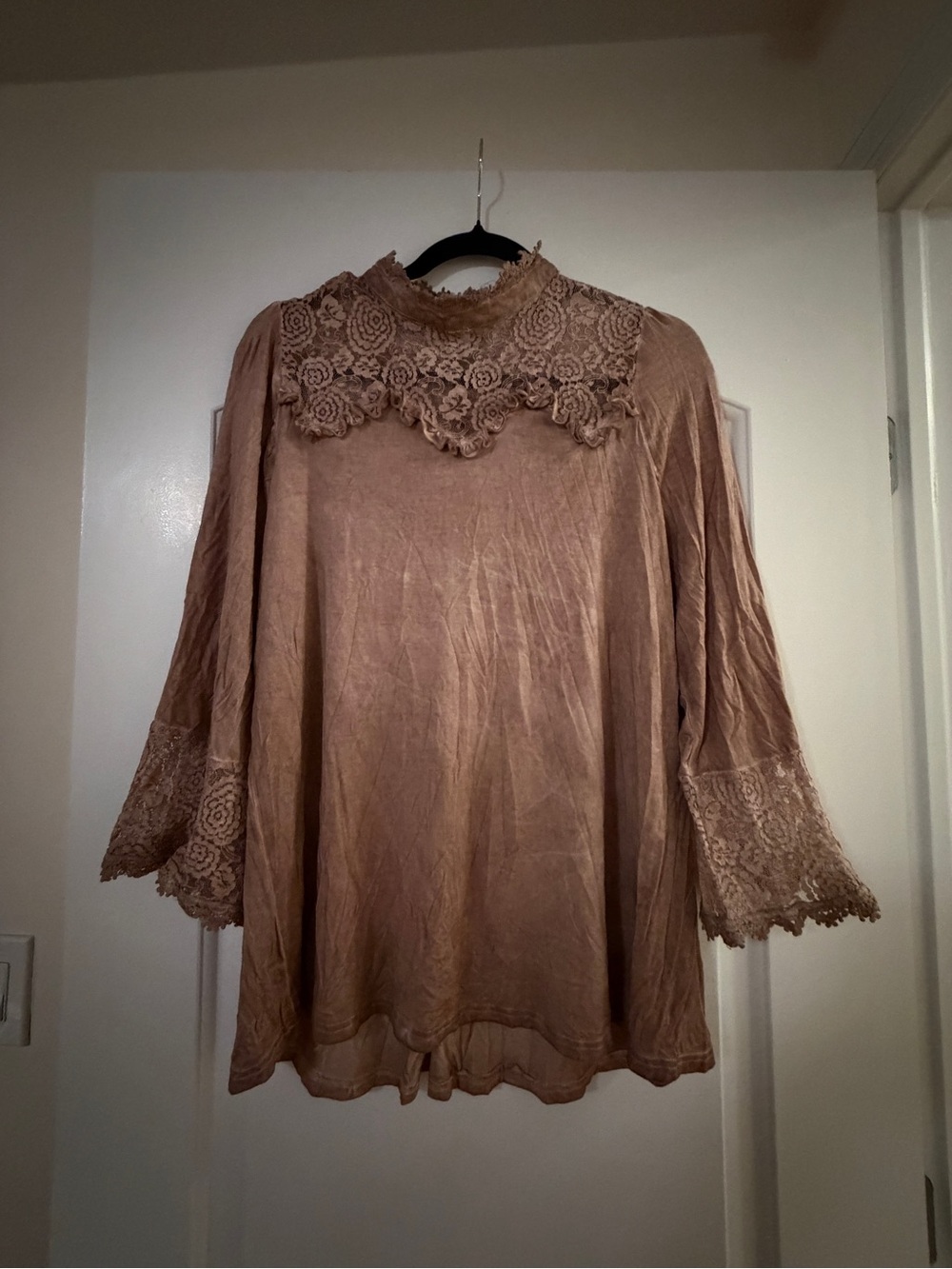 POL Lace-Yoke Tunic Blouse in Dusty brown